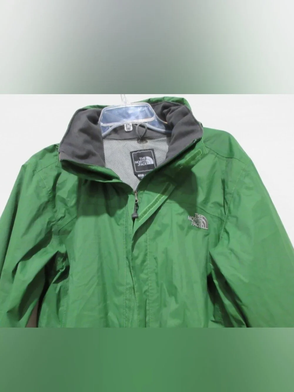 The North Face Resolve Men’s Green Hooded Windbreaker Jacket Size S